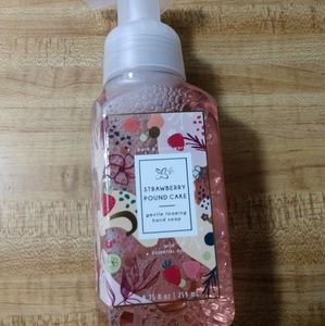 NEVER USED Strawberry Pound Cake Foaming Soap